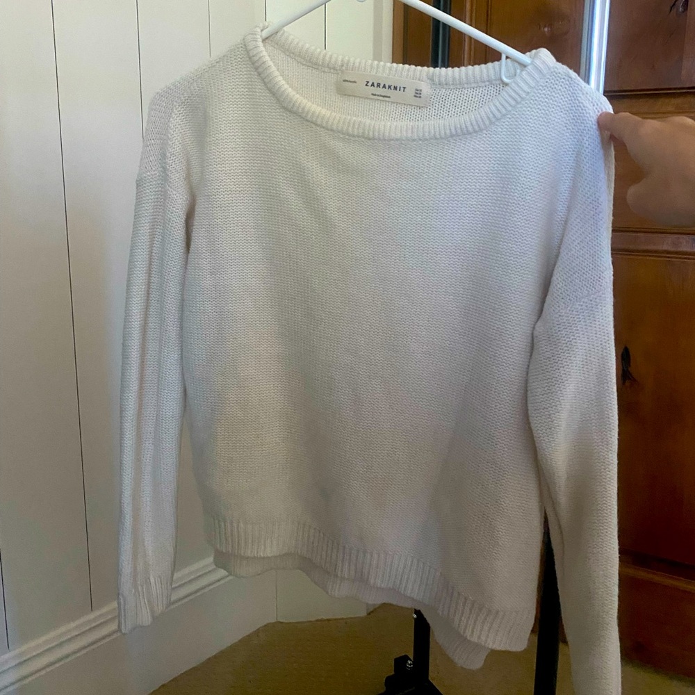 White/ Cream Zara Knit Sweater Size Medium! Super soft and a perfect basic!